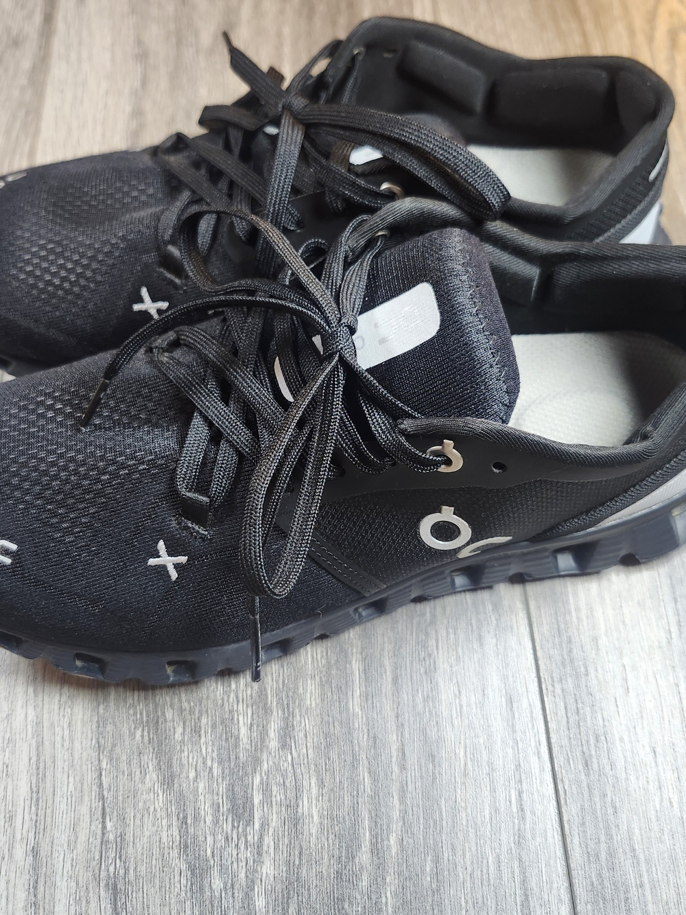 On Running-Brand Men's Black Running Shoes